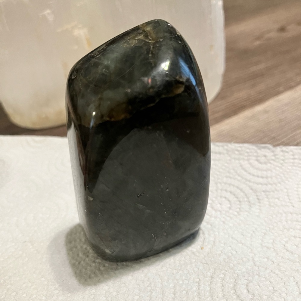 Iridescent Labradorite Stone - Picture 6 of 9